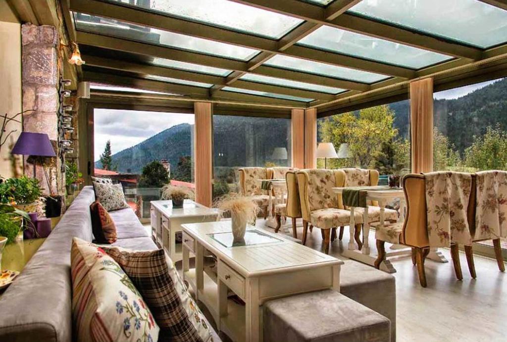Boutique Skamnos Hotel